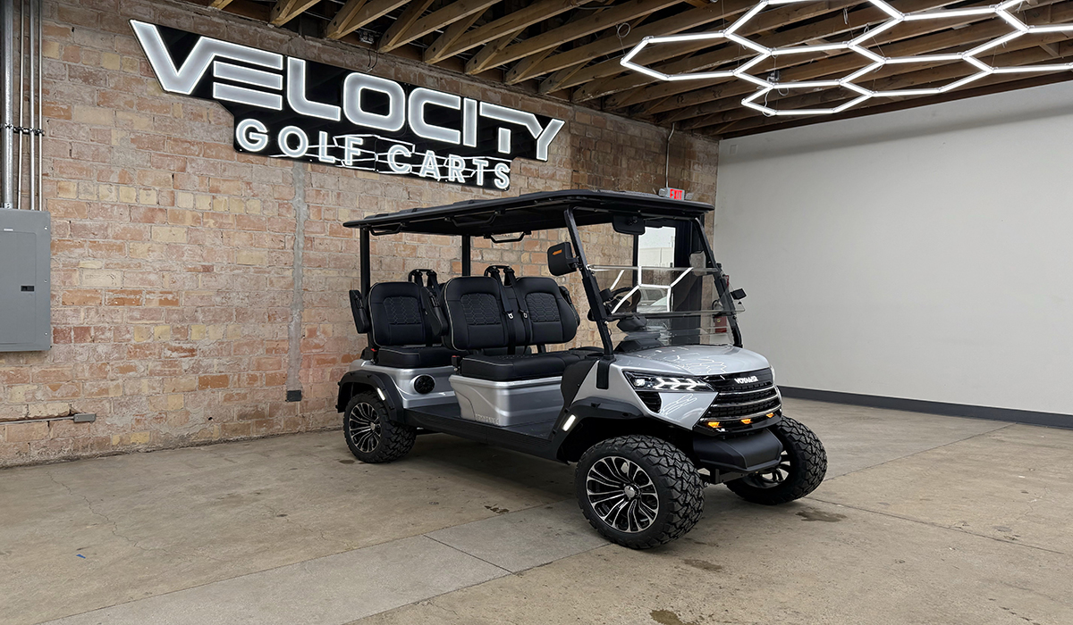 Commander 4 Passenger Silver Lining Edition (Black Seats)