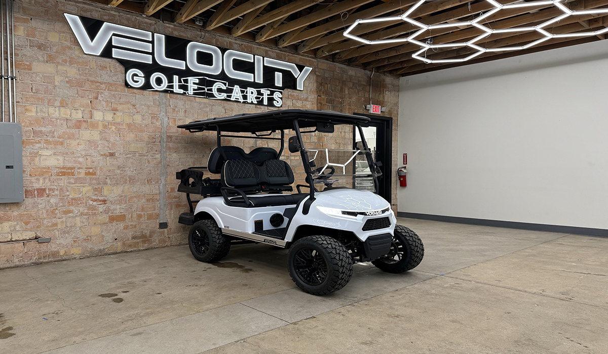 Patriot 4 Passenger Fresh Powder Edition (Black Seats)